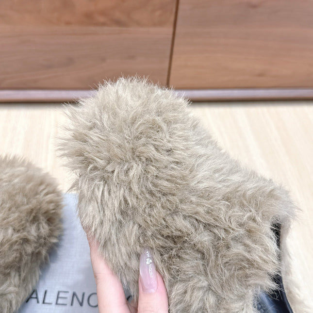 BALENCIAGA 25S MULES IN LIGHT BEIGE FAUX FUR
