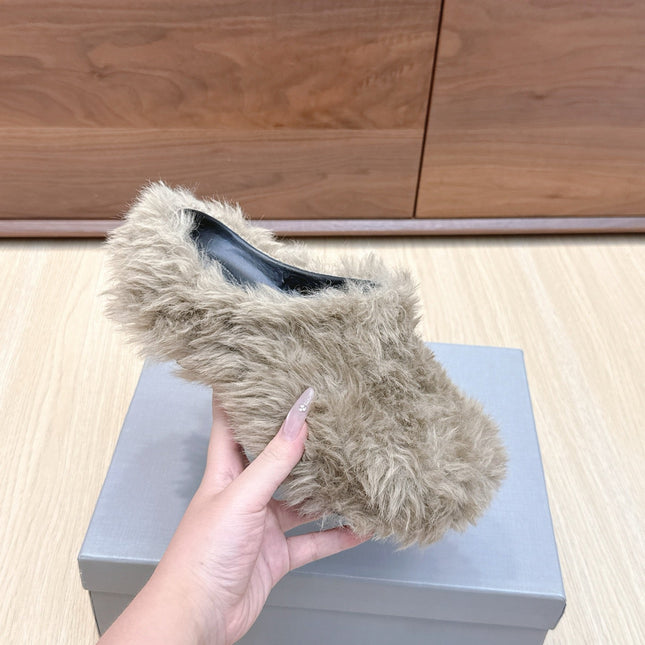 BALENCIAGA 25S MULES IN LIGHT BEIGE FAUX FUR