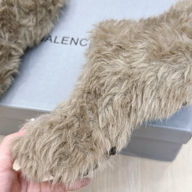 BALENCIAGA 25S MULES IN LIGHT BEIGE FAUX FUR