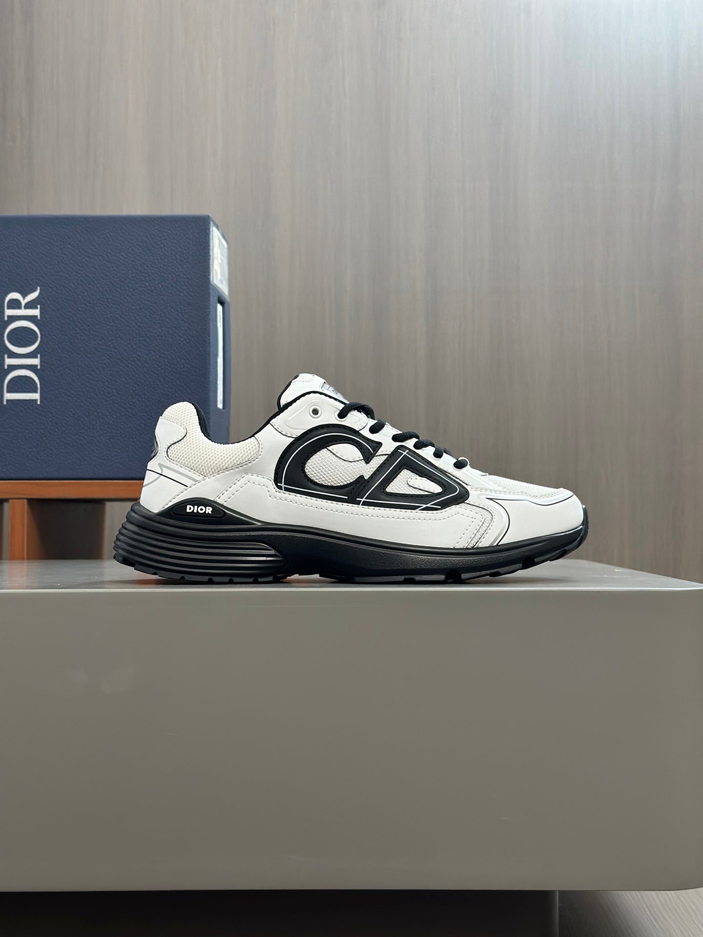 CD B30 SNEAKER WHITE AND BLACK MESH FABRIC