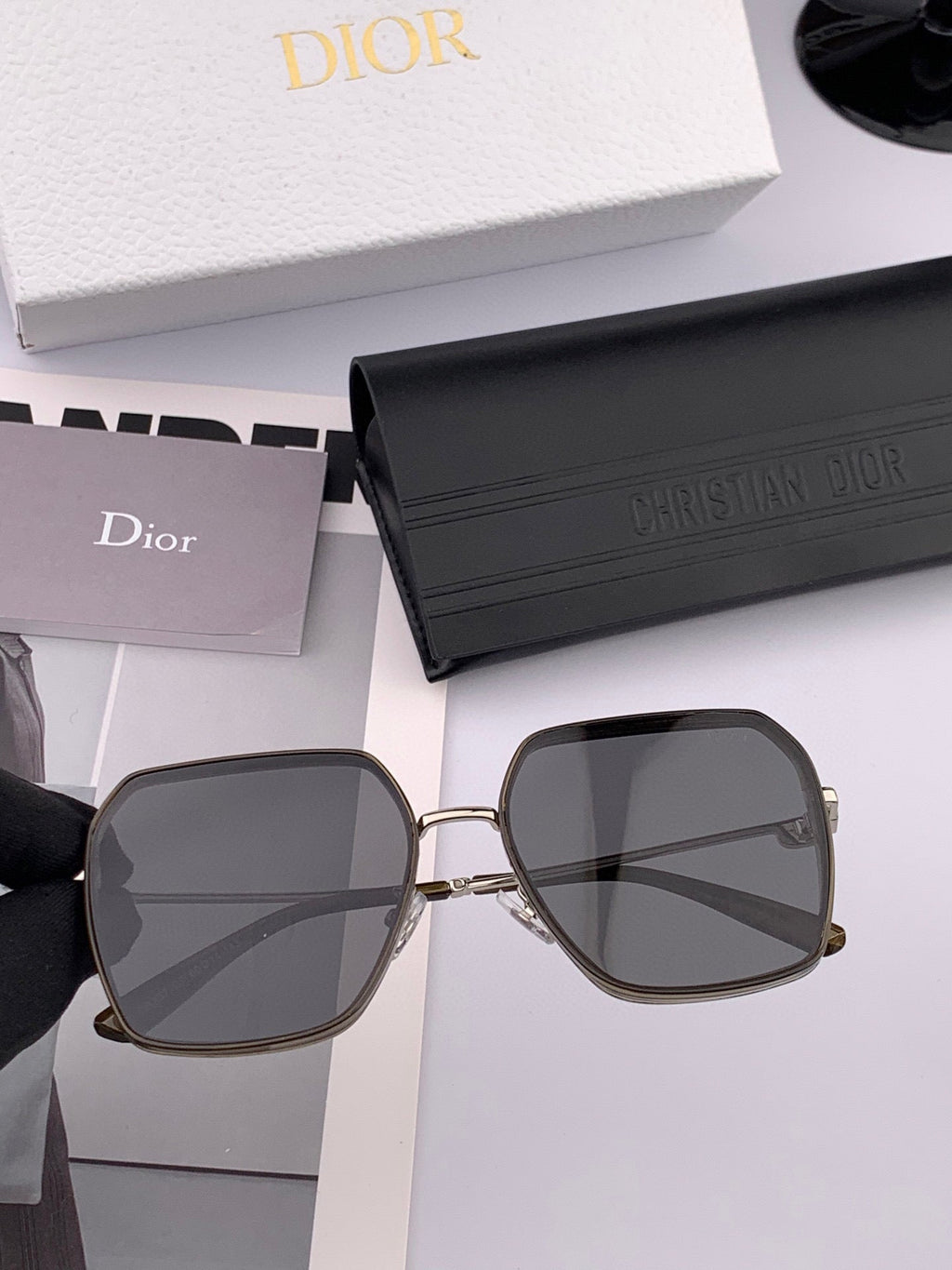 MONTAIGNE SUNGLASS D7635 IN METAL
