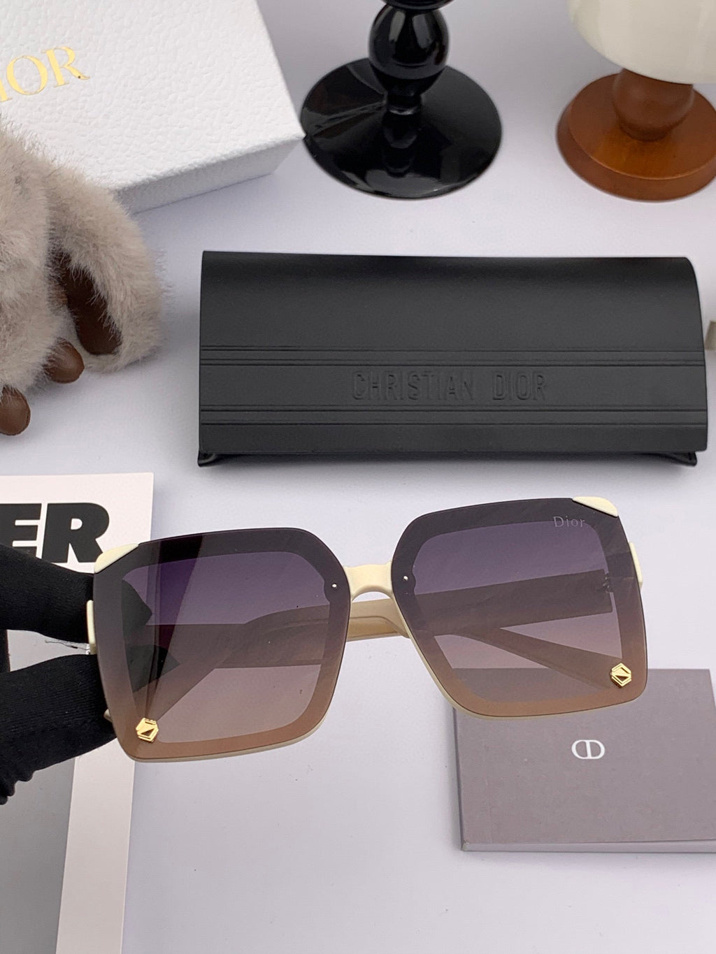 MONTAIGNE SUNGLASS D7191 IN ACETATE