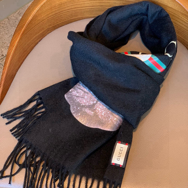 GUCCI 25S SCARF 180 IN CASHMERE 583605
