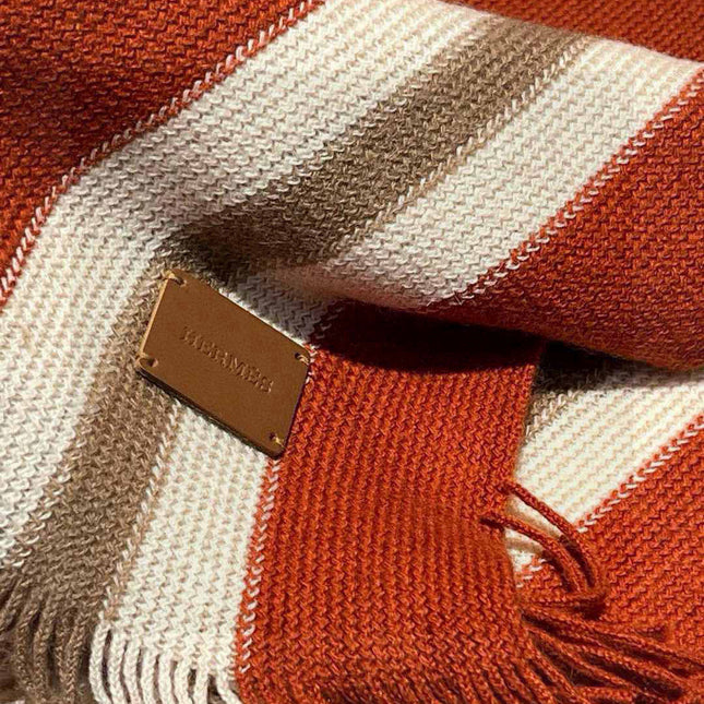 GUCCI 25S SCARF 180 IN CASHMERE 711251