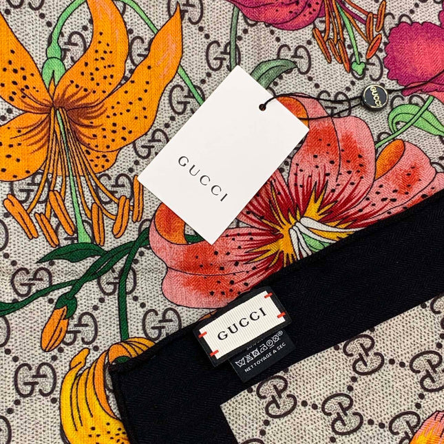 GUCCI 26S SCARF 140 IN CASHMERE AND SILK 250154