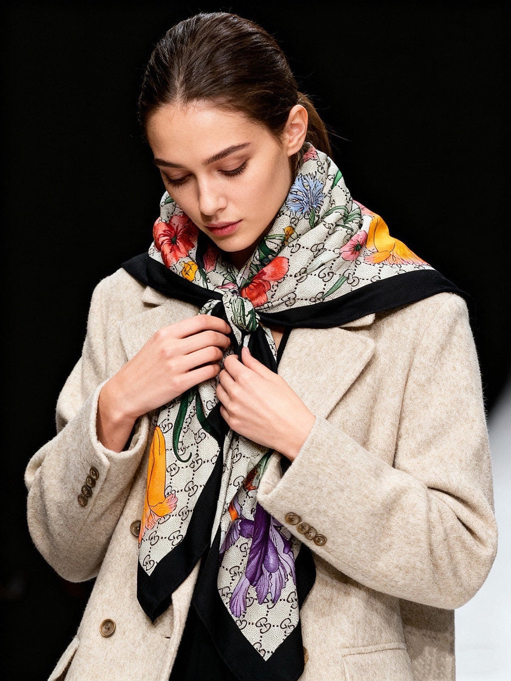 GUCCI 26S SCARF 140 IN CASHMERE AND SILK 250154
