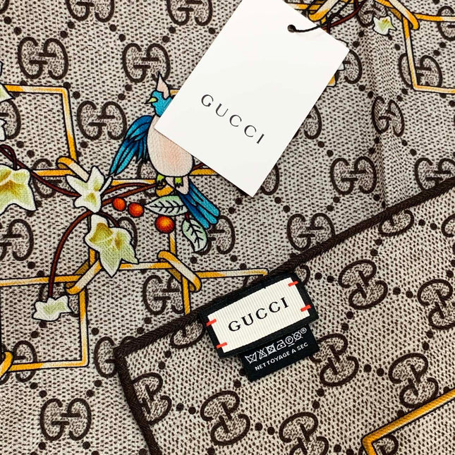 GUCCI 26S SCARF 140 IN CASHMERE AND SILK 250178