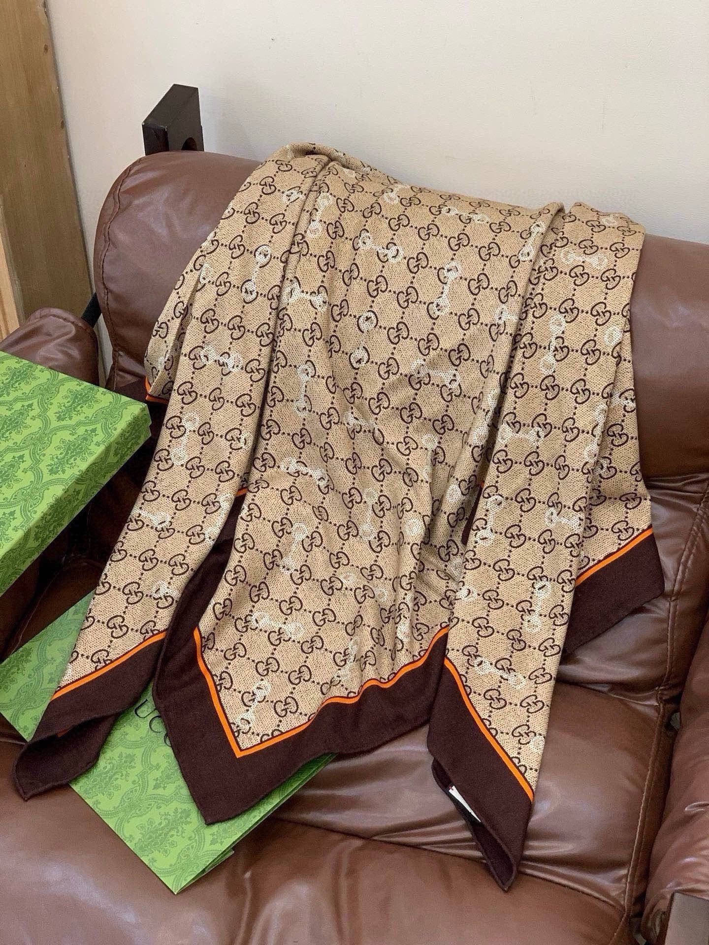 GUCCI 26S SCARF 135 IN CASHMERE AND SILK 315168