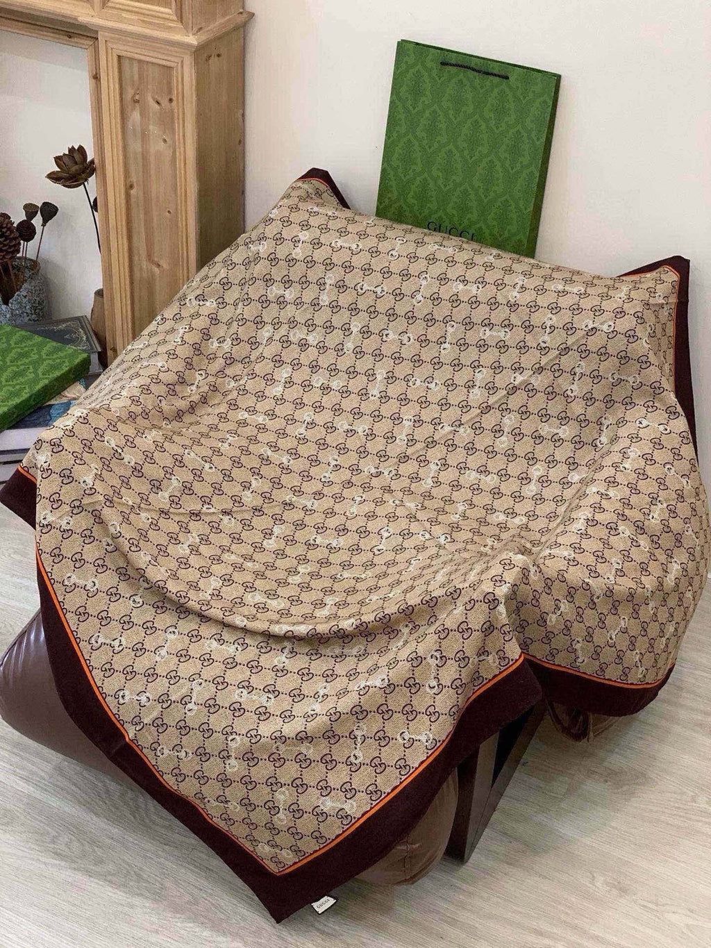 GUCCI 26S SCARF 135 IN CASHMERE AND SILK 315168