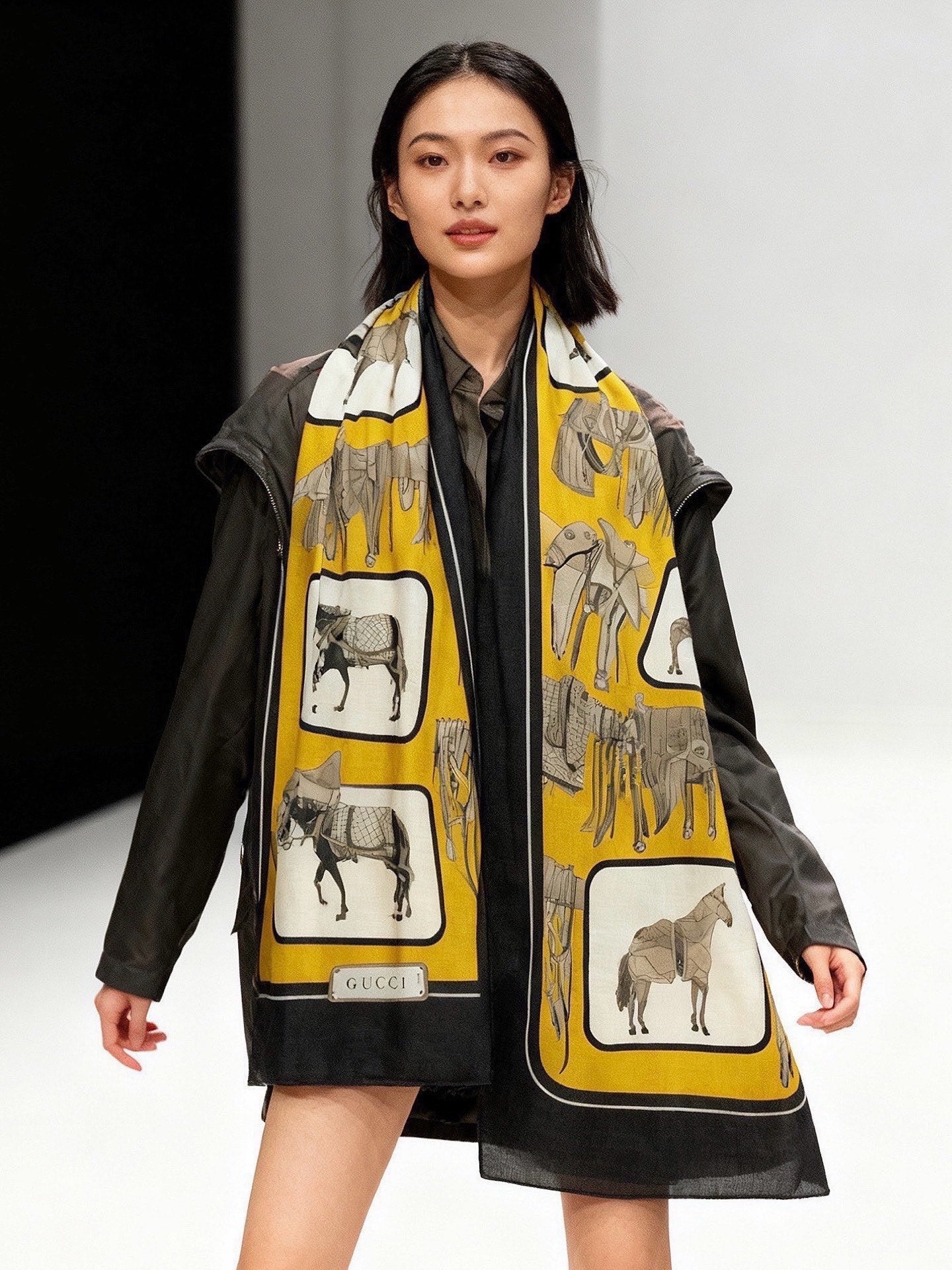 GUCCI 26S SCARF 135 IN CASHMERE AND SILK 314999