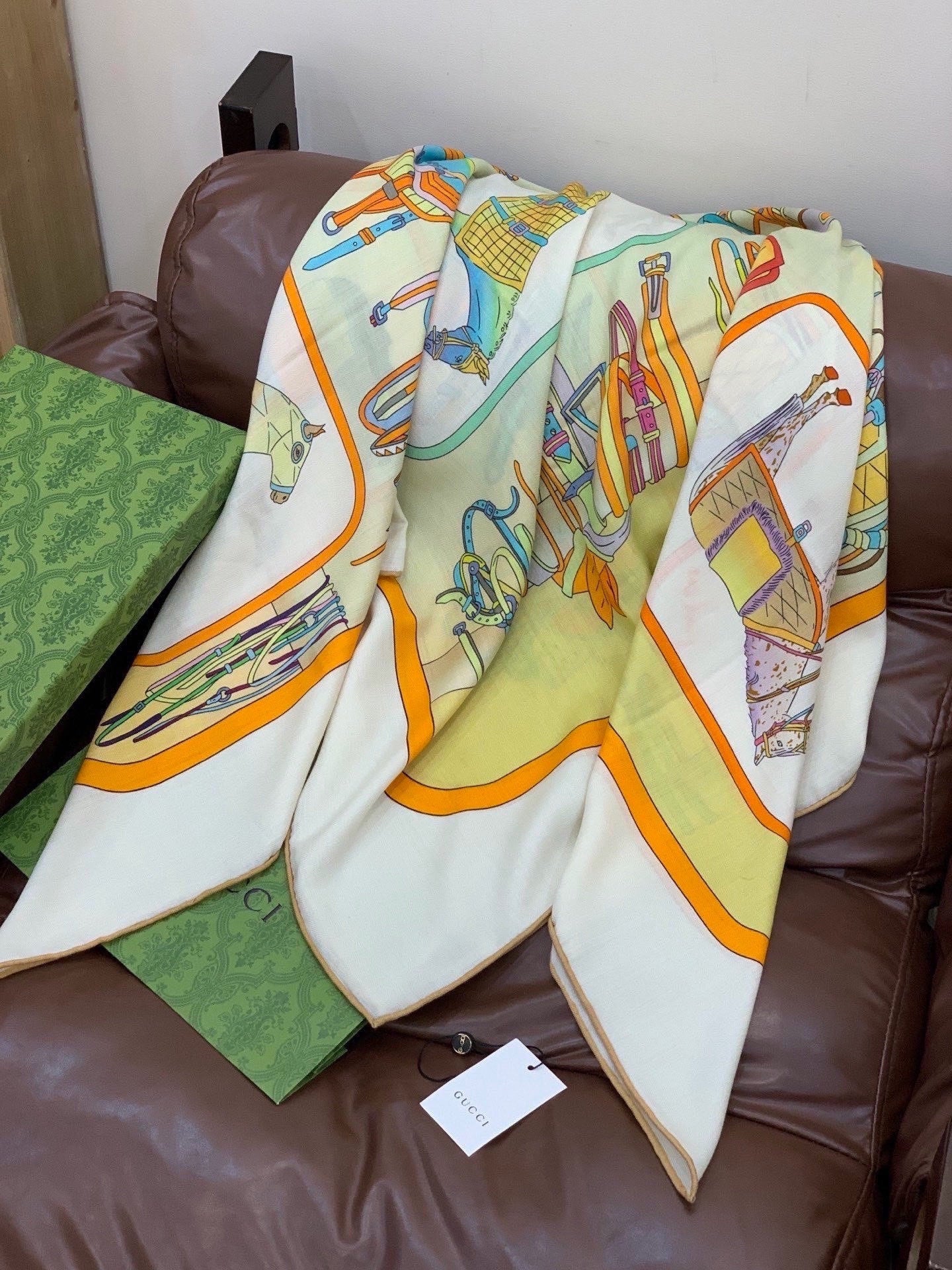 GUCCI 26S SCARF 135 IN CASHMERE AND SILK 315000