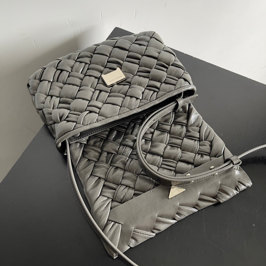 BV Small Rumple Messenger 21 Grey Lambskin Shw
