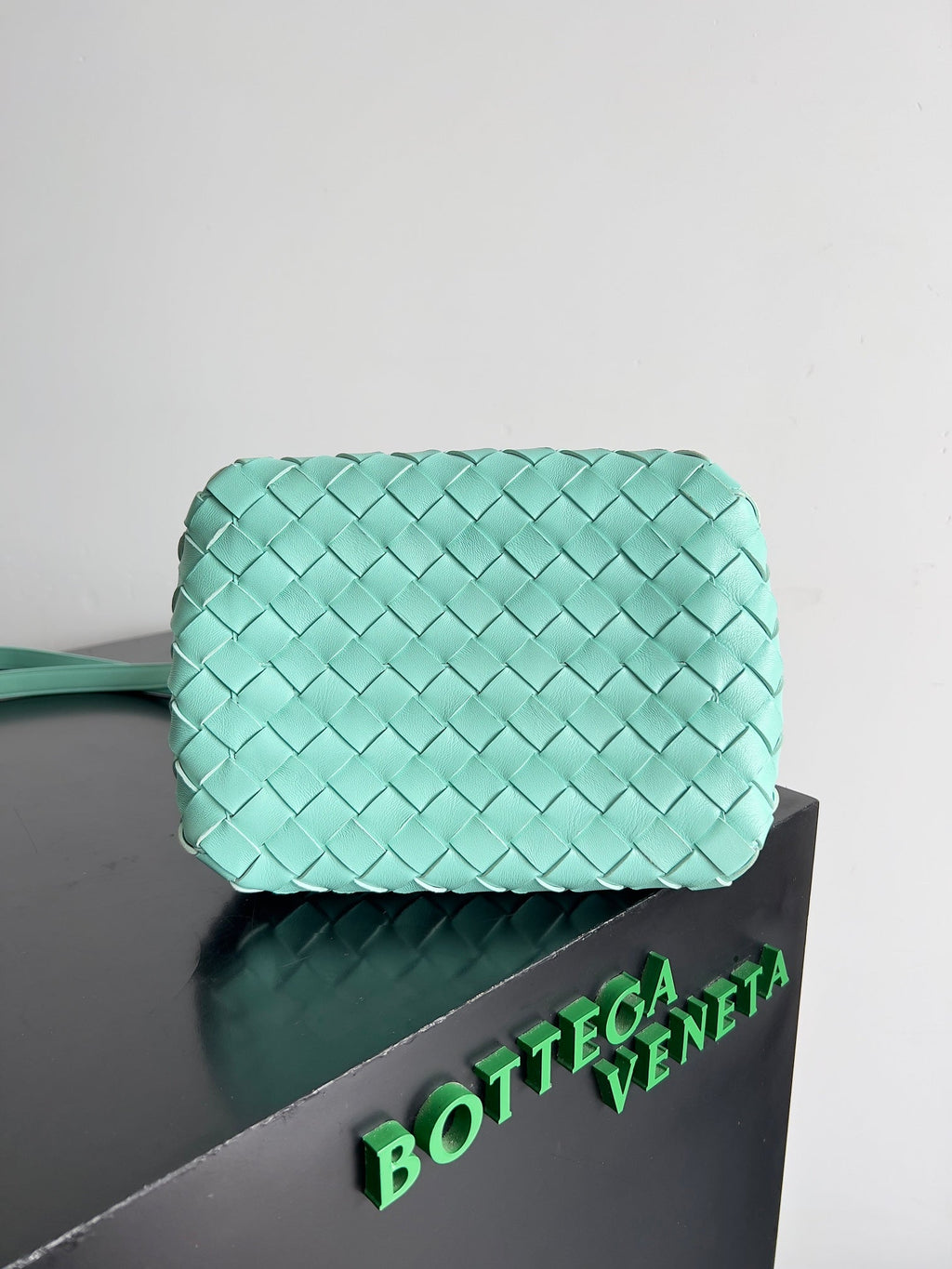 BV Small Parachute 21 Green Oasis Lambskin Ghw