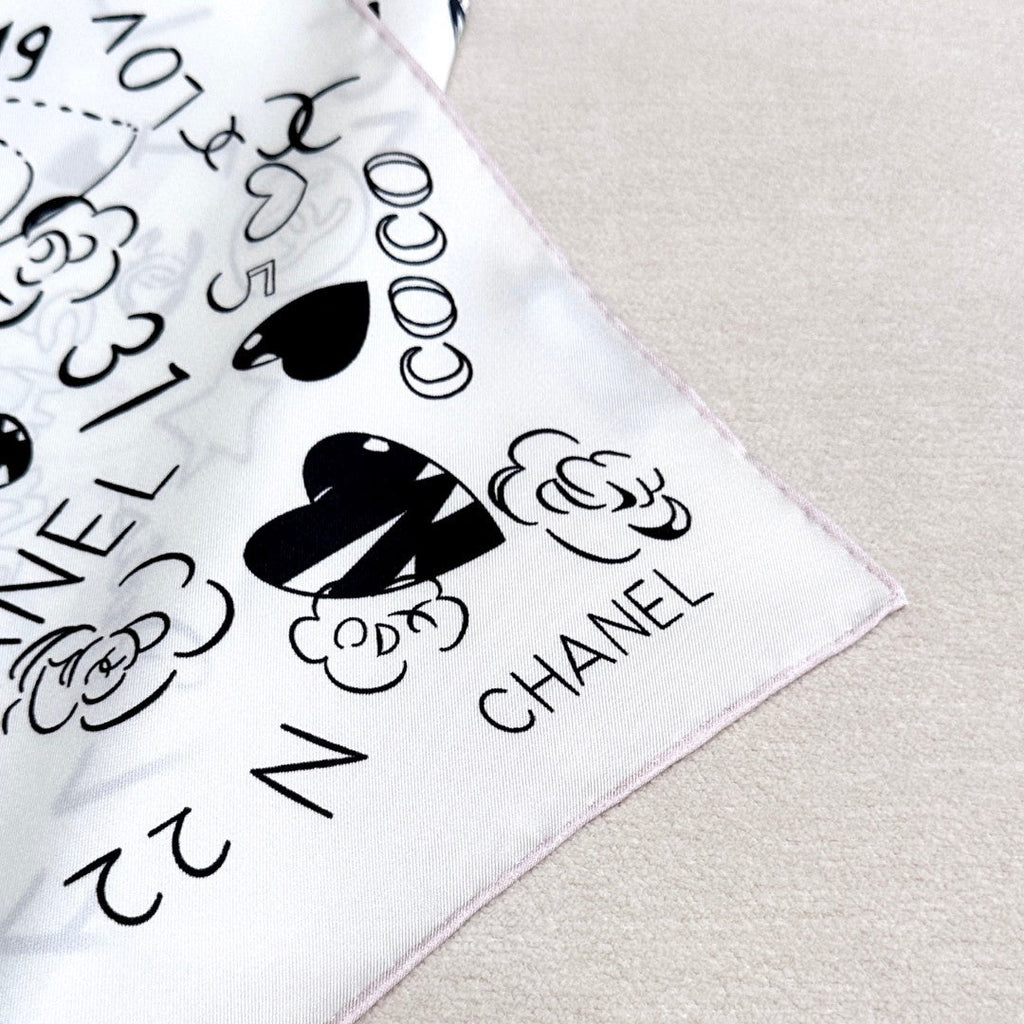 CHANEL 25S SCARF 90 IN SILK 730660