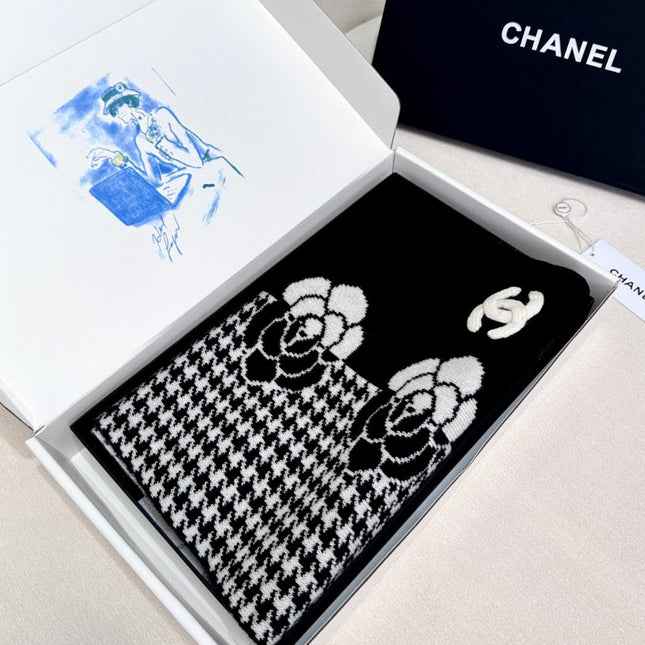 CHANEL 26S SCARF 180 IN CASHMERE 311827