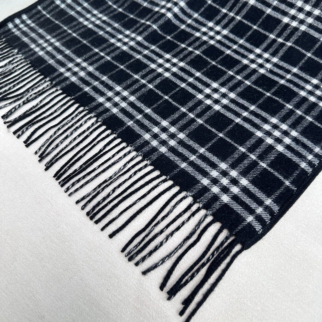 BURBERRY 26S REVERSIBLE CHECK FRINGED CAPE 150CM IN CASHMERE 309446