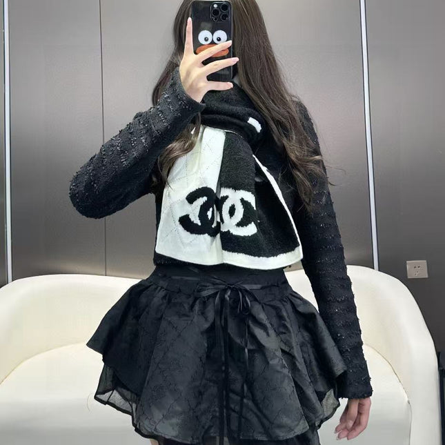 CHANEL 25S SCARF 180 IN CASHMERE 881631