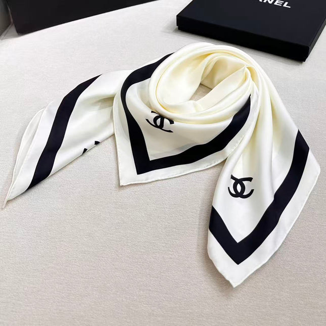 CHANEL 26S SCARF 90 IN SILK 303209