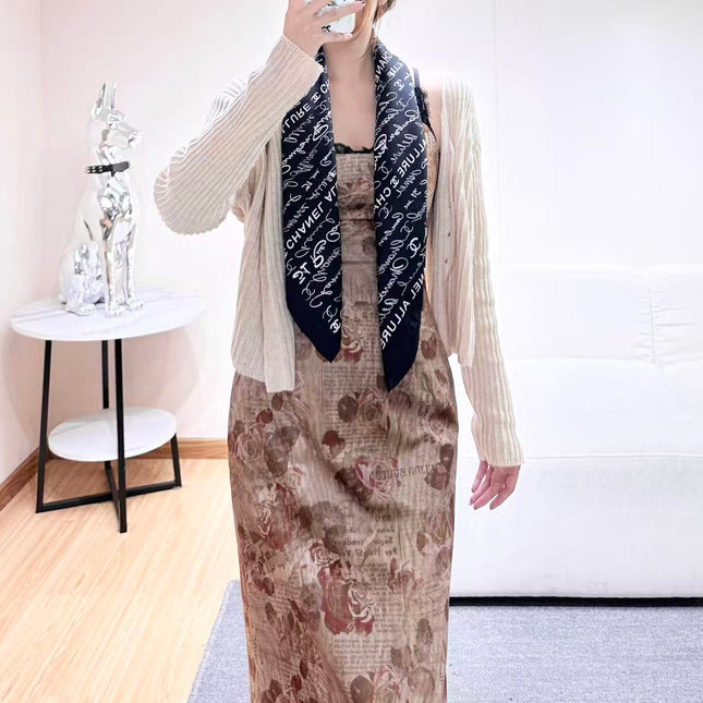 CHANEL 26S SCARF 90 IN SILK 305987