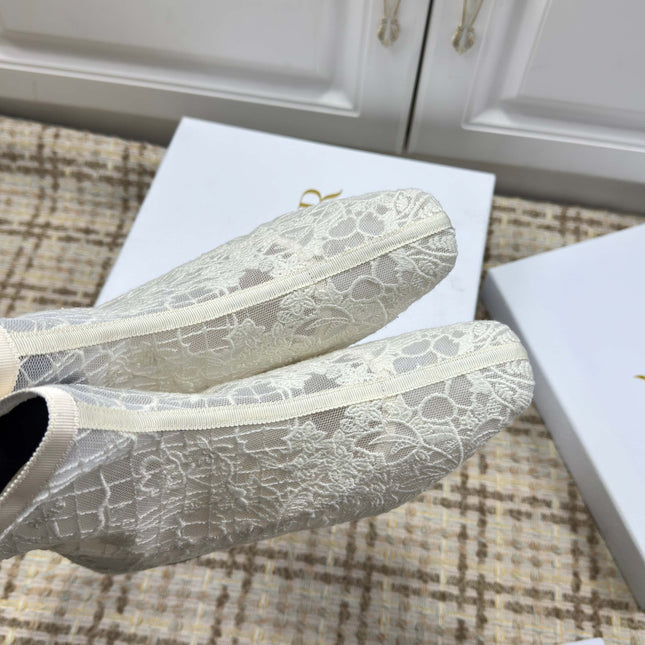 DIOR 26S ANKLE BOOTS 35MM IN WHITE FLORAL LACE MESH BLOCK HEEL