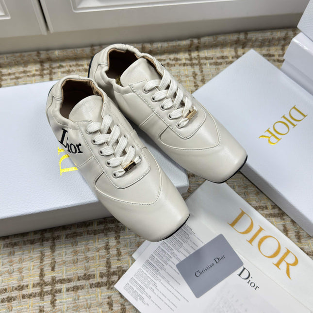 DIOR 26S LOW TOP SNEAKERS IN WHITE CALFSKIN DIOR LOGO