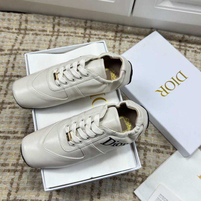 DIOR 26S LOW TOP SNEAKERS IN WHITE CALFSKIN DIOR LOGO