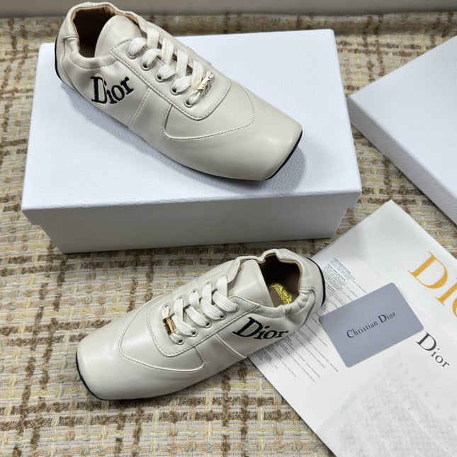 DIOR 26S LOW TOP SNEAKERS IN WHITE CALFSKIN DIOR LOGO