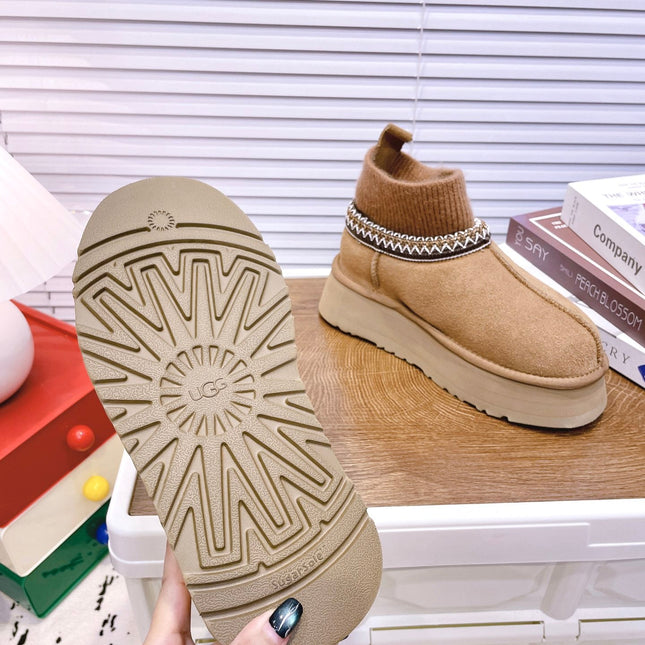 SNOW BOOTS IN CIDER BROWN SUEDE WITH ETHNIC STYLE SOCK