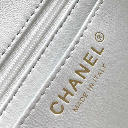 CC MEDIUM 20 FLAP BAG IN WHITE WOOL TWEED