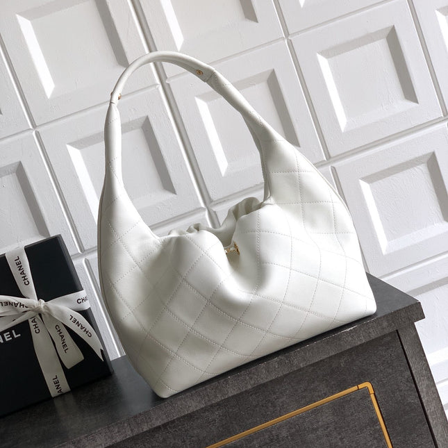 CC 26C LARGE HOBO BAG 29CM IN WHITE CALFSKIN GOLD HARDWARE