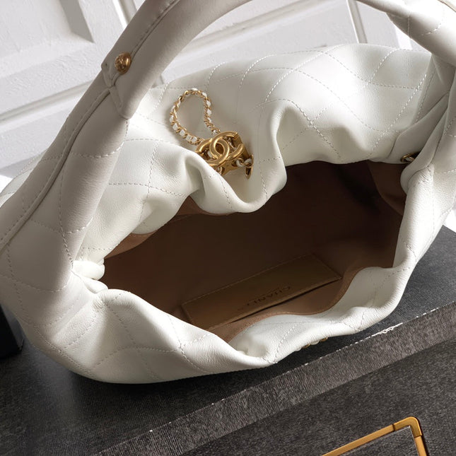 CC 26C LARGE HOBO BAG 29CM IN WHITE CALFSKIN GOLD HARDWARE