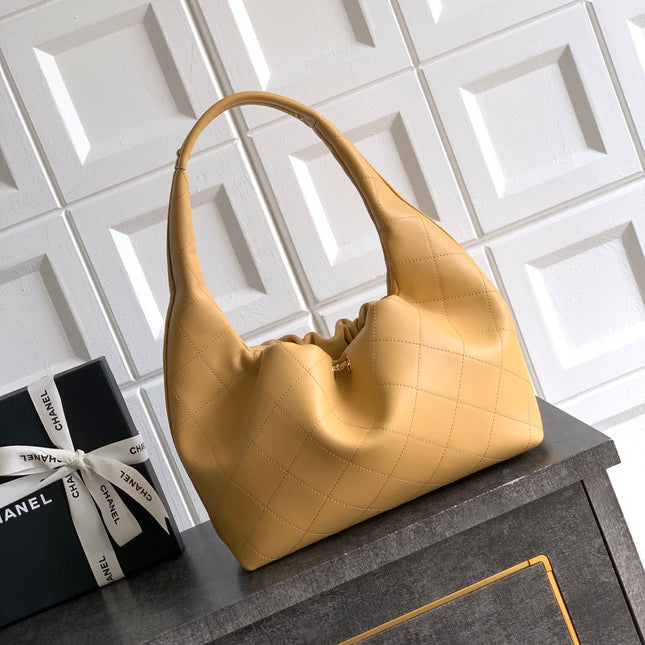CC 26C LARGE HOBO BAG 29CM IN BEIGE CALFSKIN GOLD HARDWARE