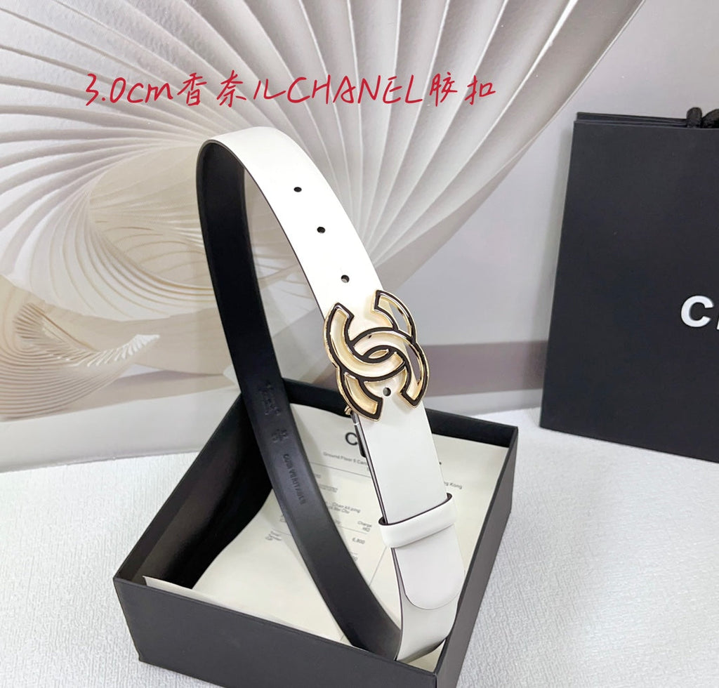 CC 26S BELT 30 MM IN WHITE CALFSKIN GOLD TONE METAL 661425