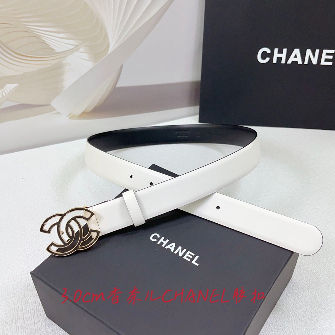 CC 26S BELT 30 MM IN WHITE CALFSKIN GOLD TONE METAL 661425