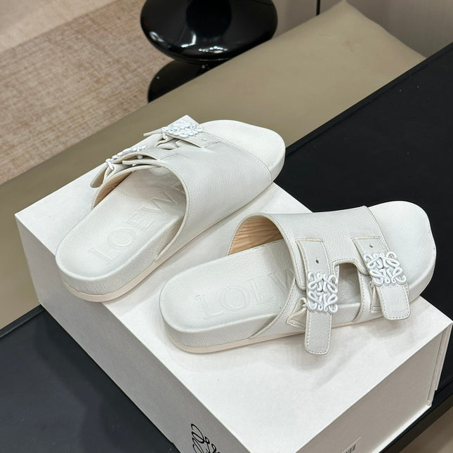 LOEWE 26S EASE SLIDE IN WHITE CALFSKIN