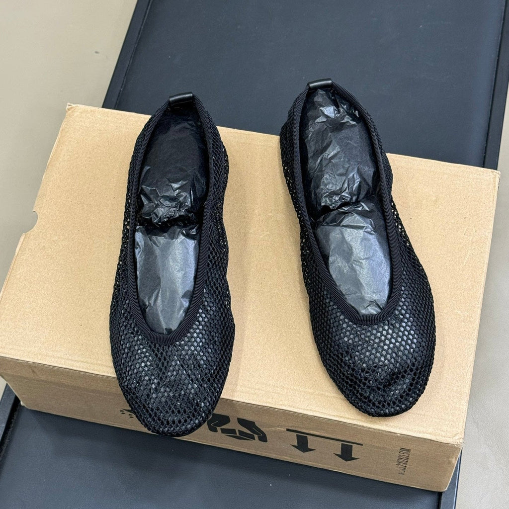 ALAIA FISHNET MESH BALLET FLATS 25S IN BLACK FABRIC
