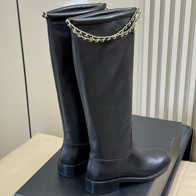 CC CHAIN LONG BOOTS IN BLACK CALFSKIN