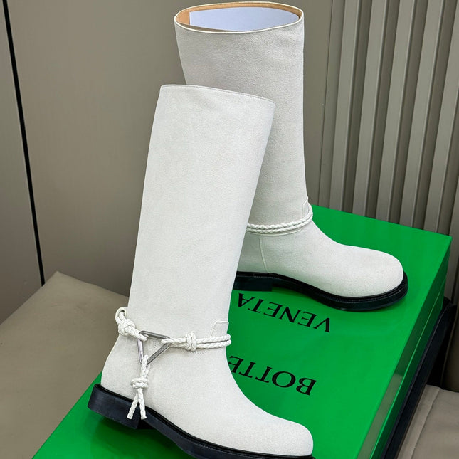 BOTTEGA VENETA 26S TALL BOOTS IN LIGHT GREY SUEDE