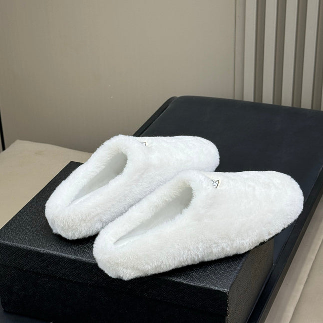 PRADA 25S CLOGS IN WHITE SHEARLING