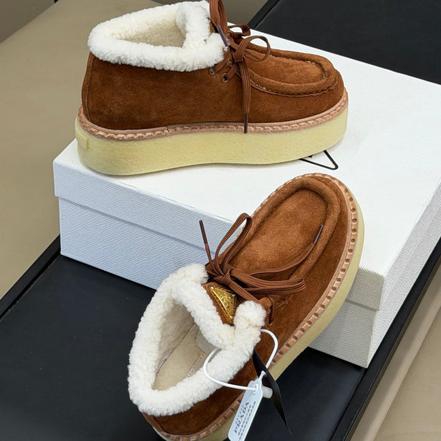 PRADA 25S HIGH-TOP SHOES 40 MM IN DARK BROWN SUEDE SHEARLING-LINED