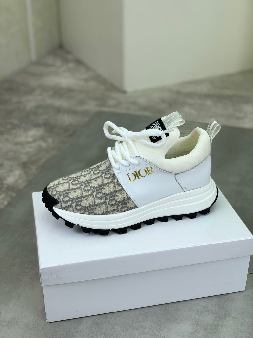 CD B24 SNEAKER BEIGE AND WHITE FABRIC