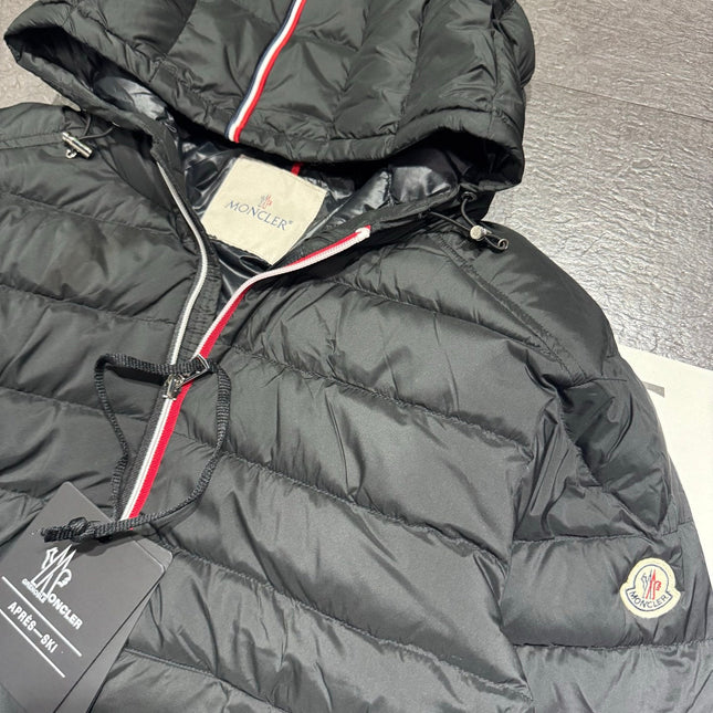 MONCLER 25S SHORT HOODED JACKET 322