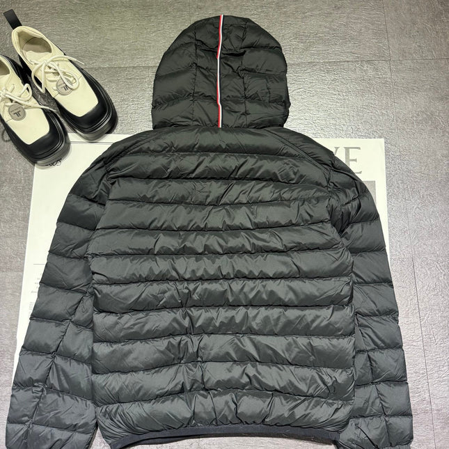 MONCLER 25S SHORT HOODED JACKET 322
