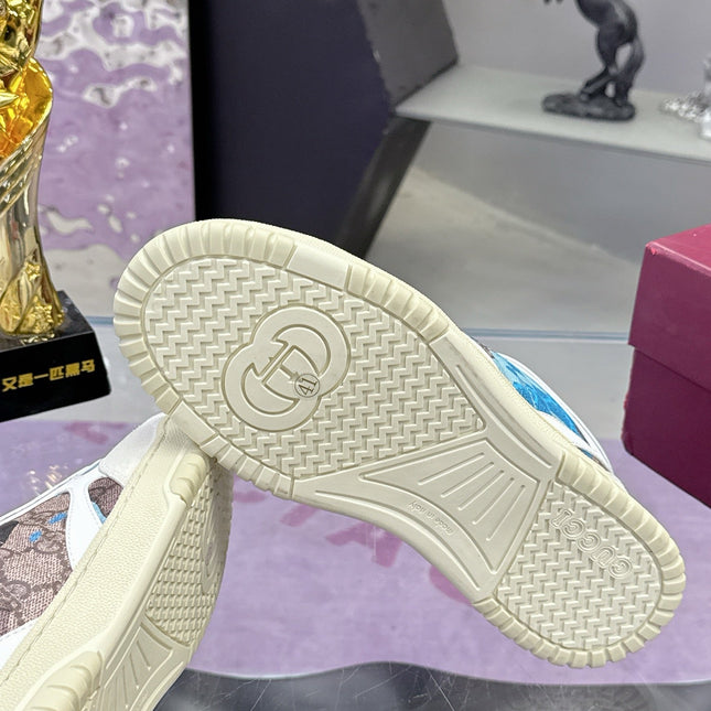 GUCCI 26S SNEAKER IN WHITE AND BLUE CALFSKIN