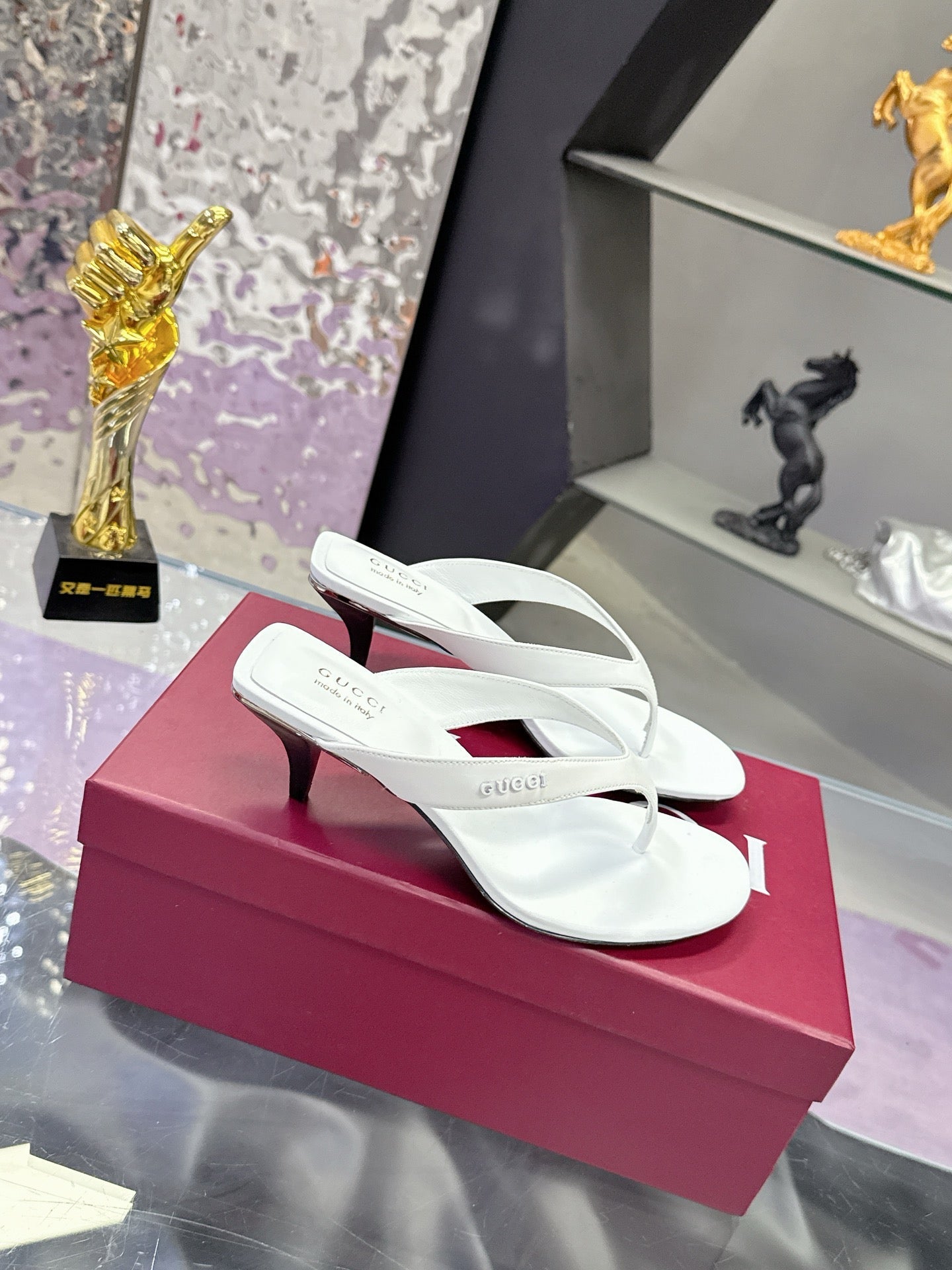 GUCCI 26S THONG KITTEN HEEL SANDALS 55MM IN WHITE CALFSKIN