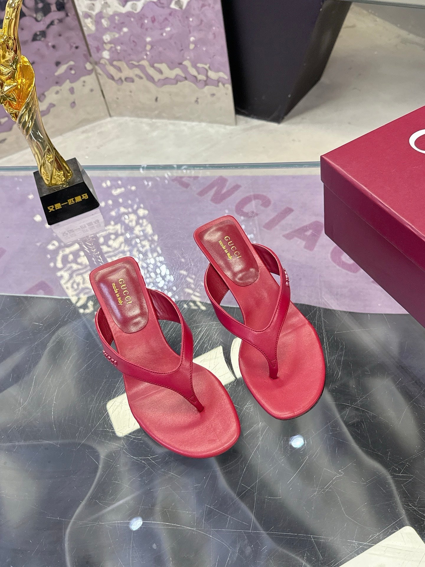 GUCCI 26S THONG KITTEN HEEL SANDALS 55MM IN BURGUNDY RED CALFSKIN