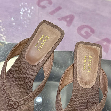 GUCCI 26S THONG KITTEN HEEL SANDALS 55MM IN BROWN GG CANVAS