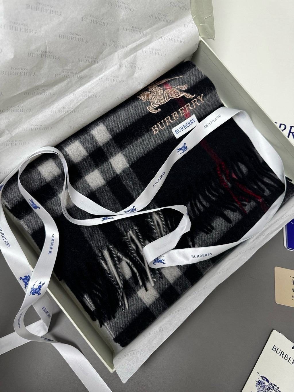 BURBERRY 26S SCARF 180CM IN CASHMERE 171838