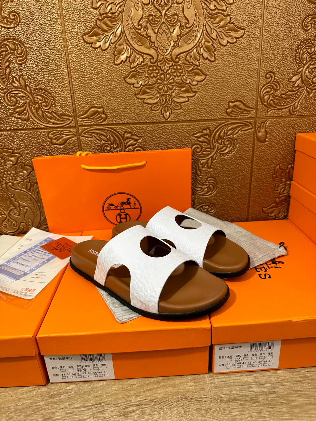 HM CIRCLE CUT SANDAL WHITE AND CARAMEL CALFSKIN