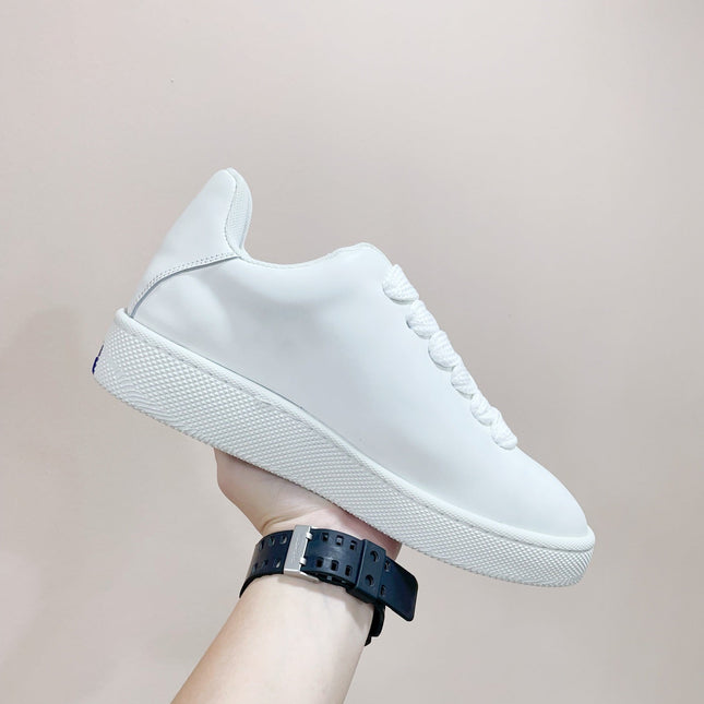 BURBERRY 26S LACE UP SNEAKERS IN WHITE CALFSKIN